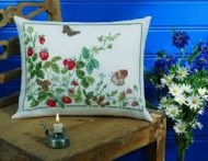 Stawberries with Butterflies 92-3342